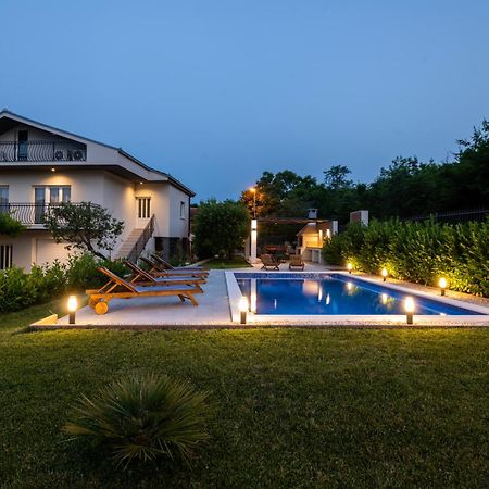 Villa Latica Dicmo エクステリア 写真
