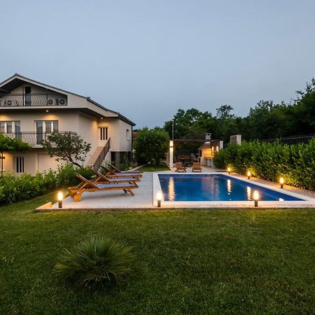 Villa Latica Dicmo エクステリア 写真